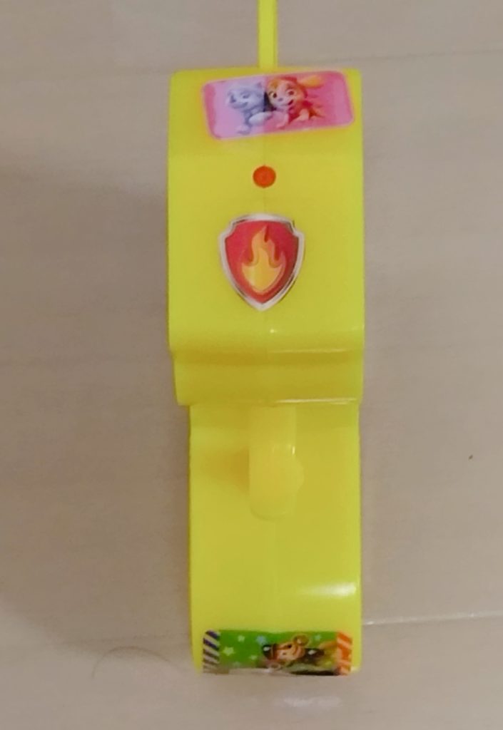 パウパトロールみずでっぽうシール貼り付け