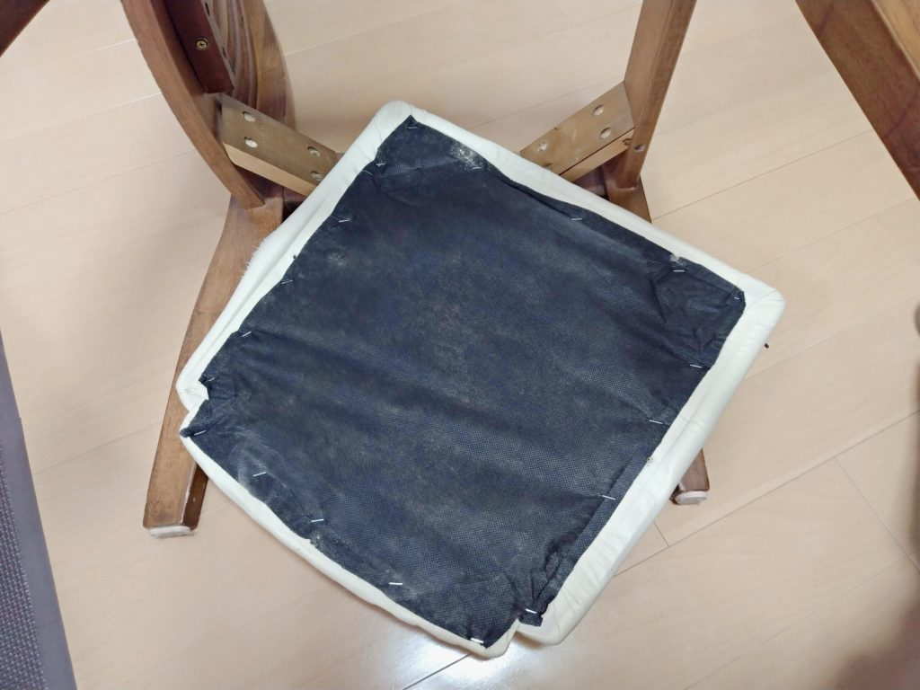 イスの座面をとる