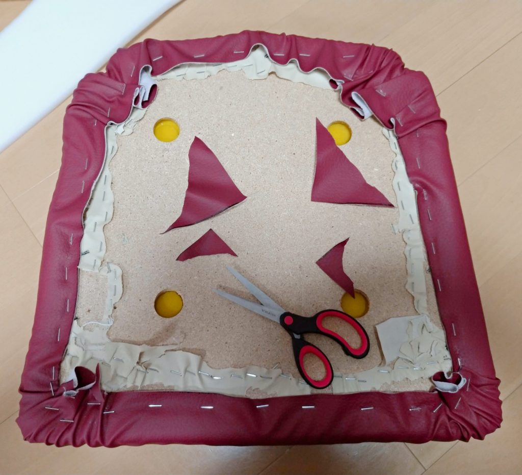 タッカーどめしてカット