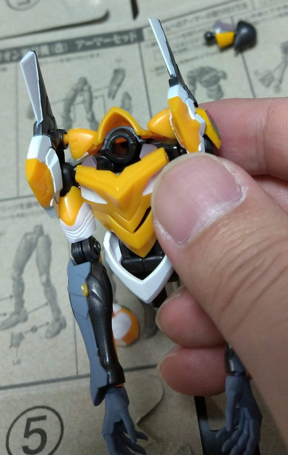 EVA-FRAME05エヴァンゲリオン零号機(改)アーマーセット　肩の拘束具取り付け