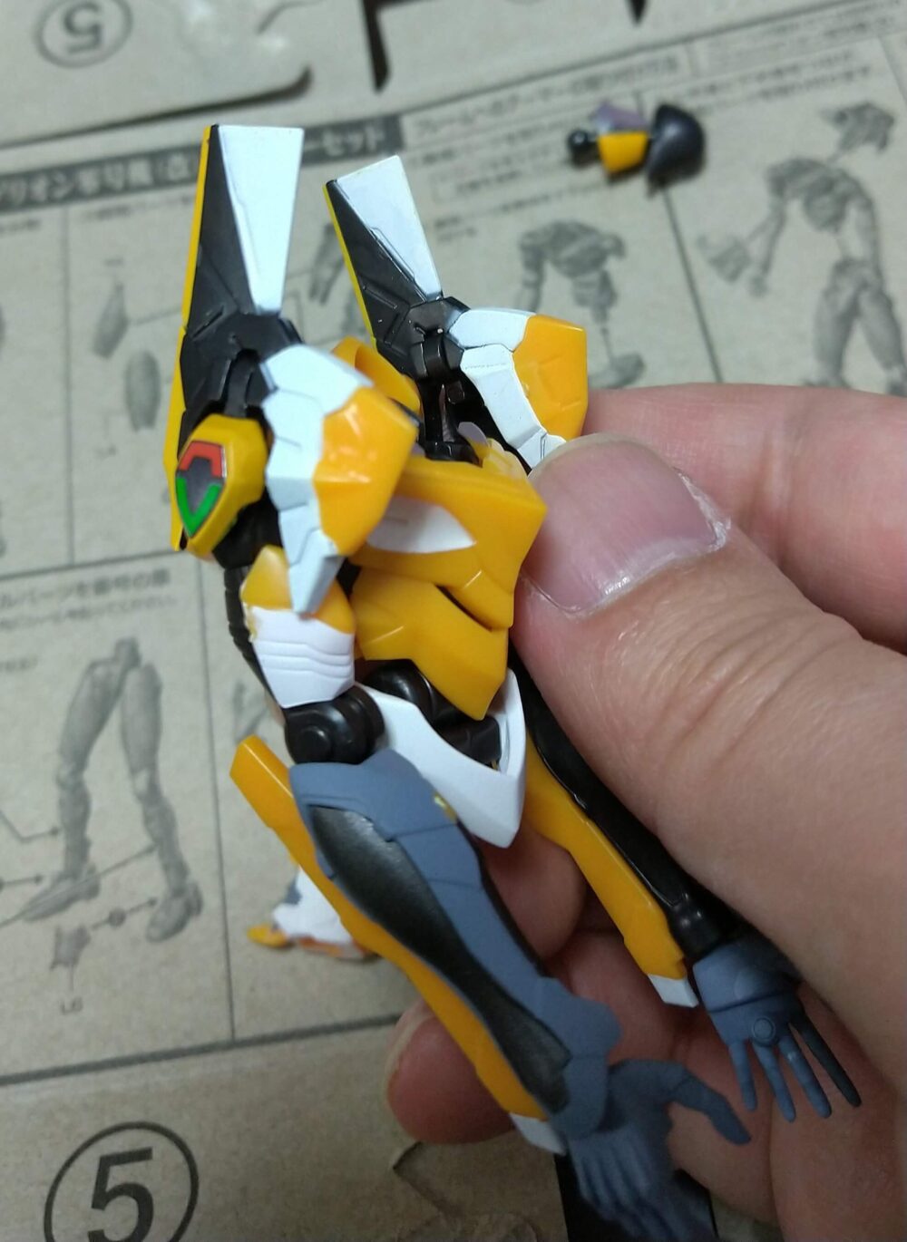 EVA-FRAME05エヴァンゲリオン零号機(改)アーマーセット　肩の拘束具取り付け