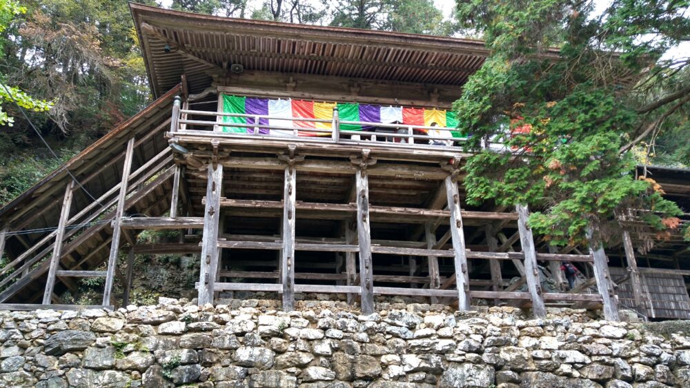 両面宿儺（りょめんすくな）岐阜県関市の日龍峯寺（にちりゅうぶじ）の本堂