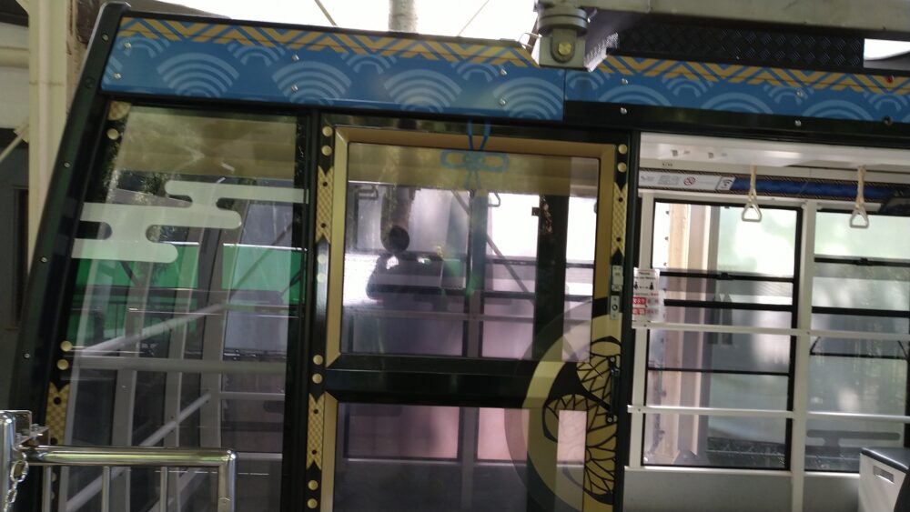 久能山東照宮ロープウェイ葵の御紋