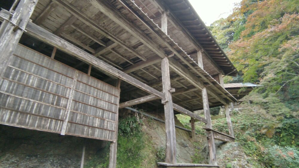 岐阜県関市の日龍峯寺（にちりゅうぶじ）日龍峯寺龍堂